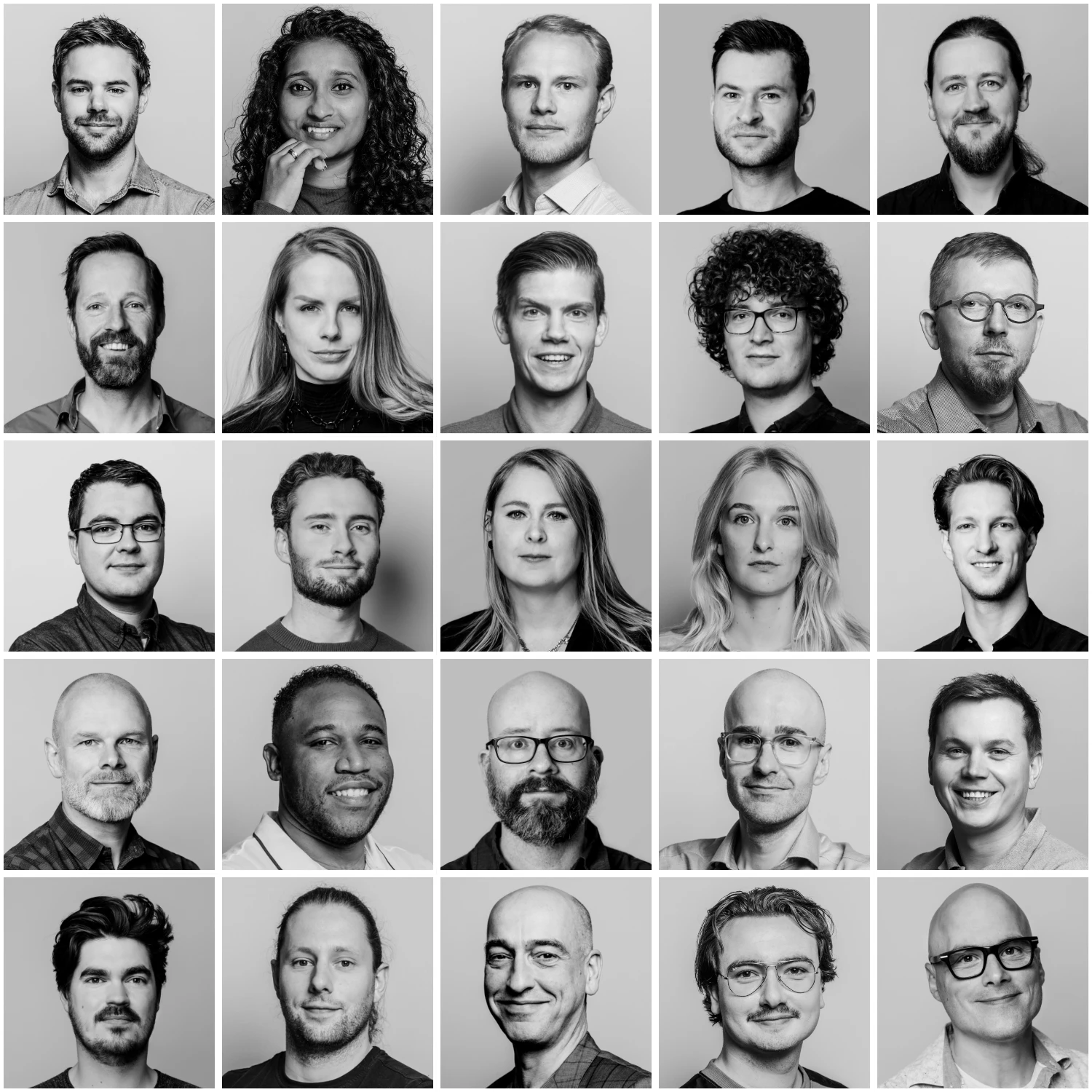Portretten van CloudNation mensen in een grid